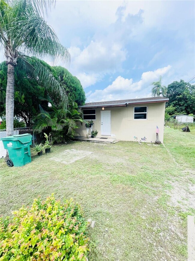 Building Photo - 26603 SW 138th Ave