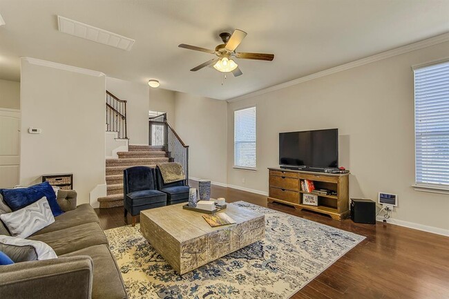 Building Photo - 409 S Meadowlark St