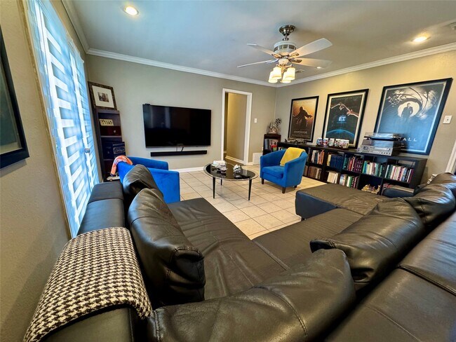 Building Photo - 5218 Willowbend Blvd