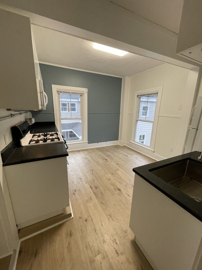 Kitchen - 207 Coyle St Apt 4