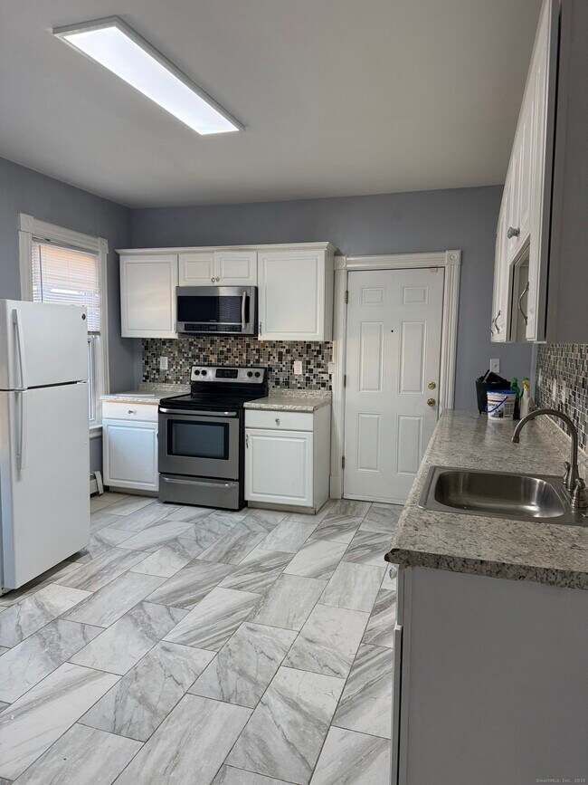 Primary Photo - 352 Vine St