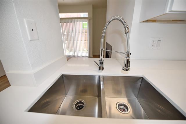 Building Photo - 3711 Cedarplaza Ln