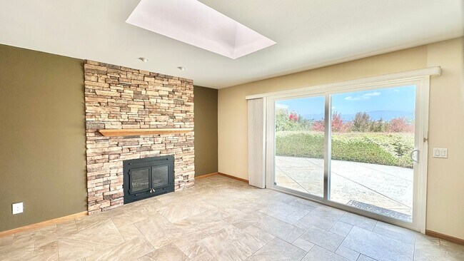 Building Photo - Amazing Location & Sprawling Country Living at its Very Best in this Beautiful Single-Story Home ...