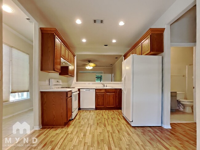 Building Photo - 115 Ranier Ln