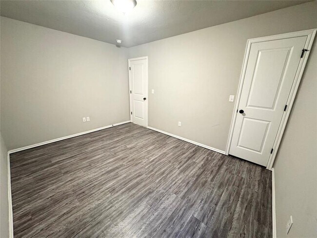 Building Photo - 11504 SW 8th Cir