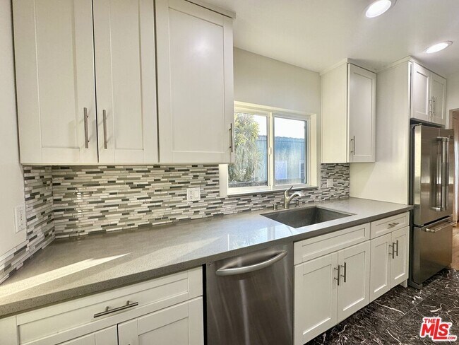 Building Photo - 1246 N Genesee Ave