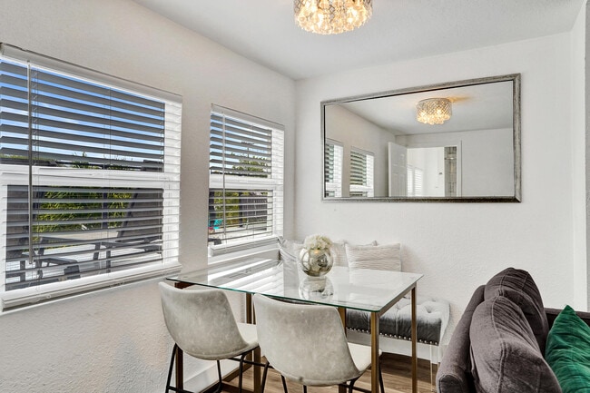 Building Photo - 311 SE 3rd Ave