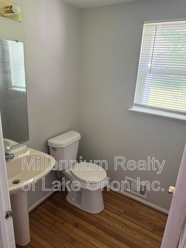 Building Photo - 1106 Oak Valley Dr