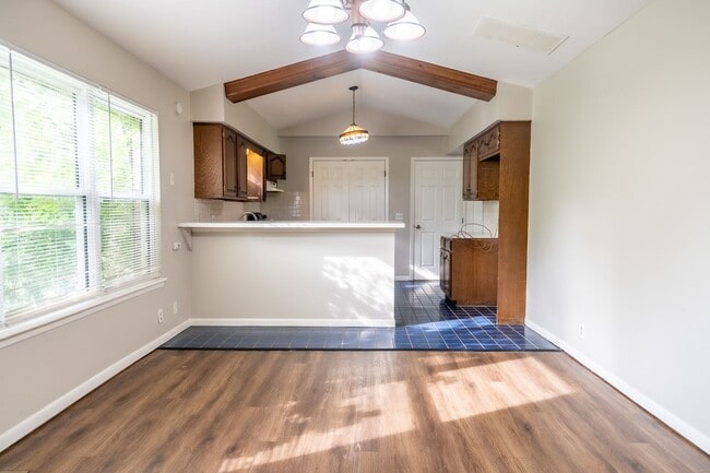 Building Photo - 4 Bed / 2 Bath In South Tulsa!