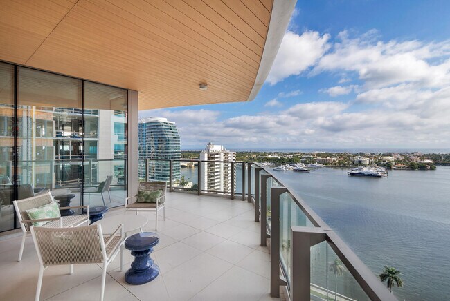 Building Photo - 1333 S Flagler Dr