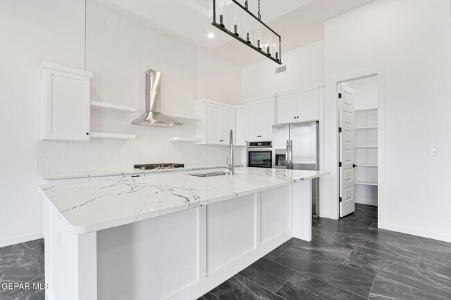 Building Photo - 921 Ada Ln