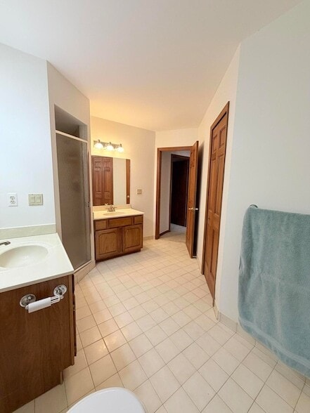 Building Photo - 43532 Scenic Ln