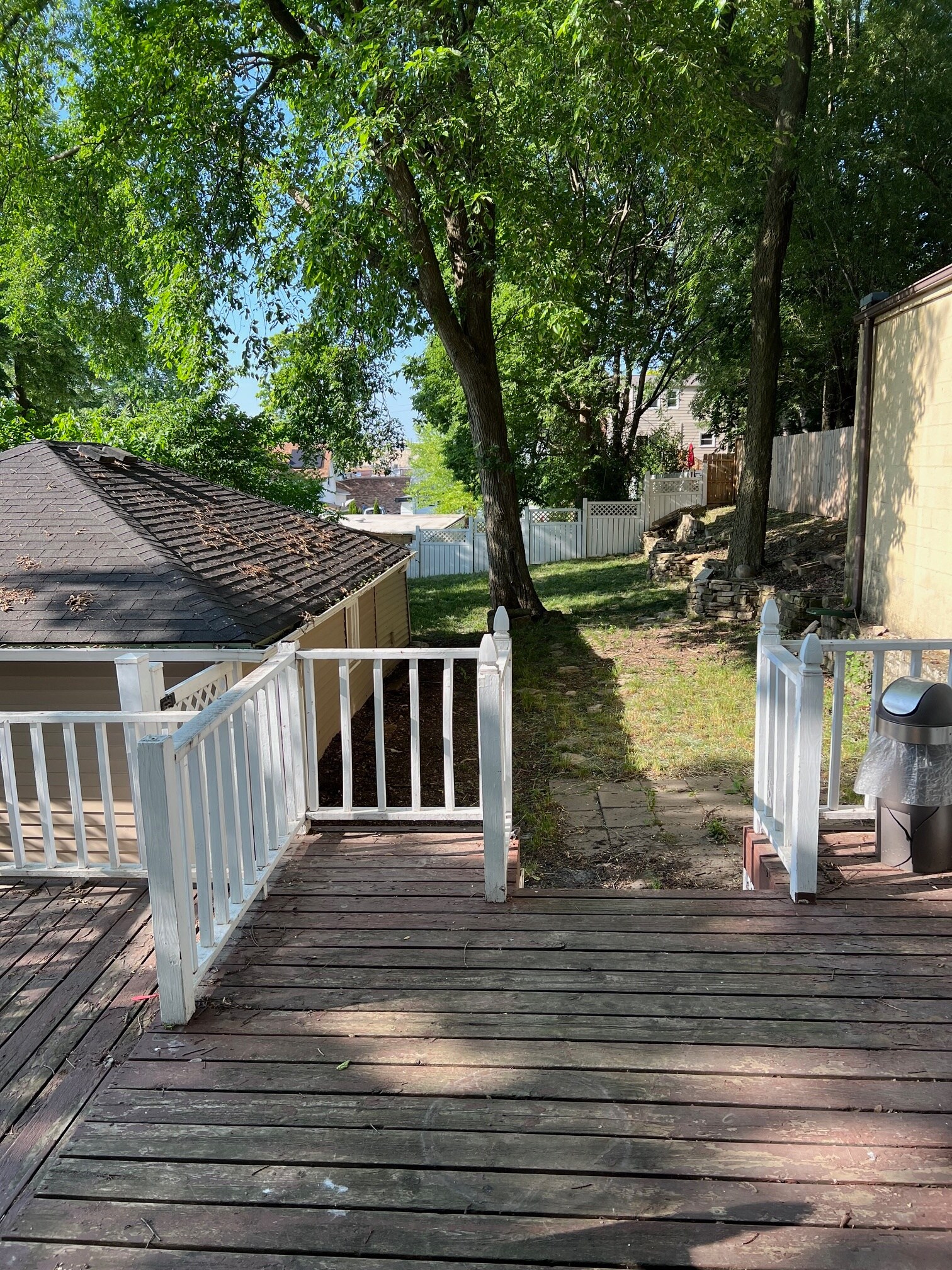 Back Yard - 114 E 13th St