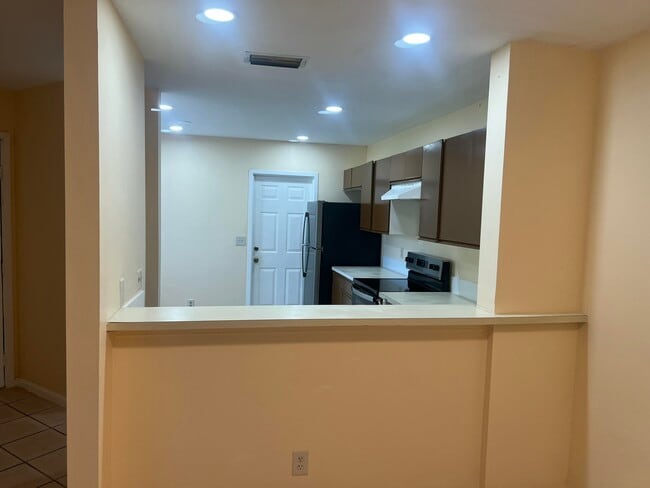 Building Photo - 1581 Woodbridge Lakes Cir