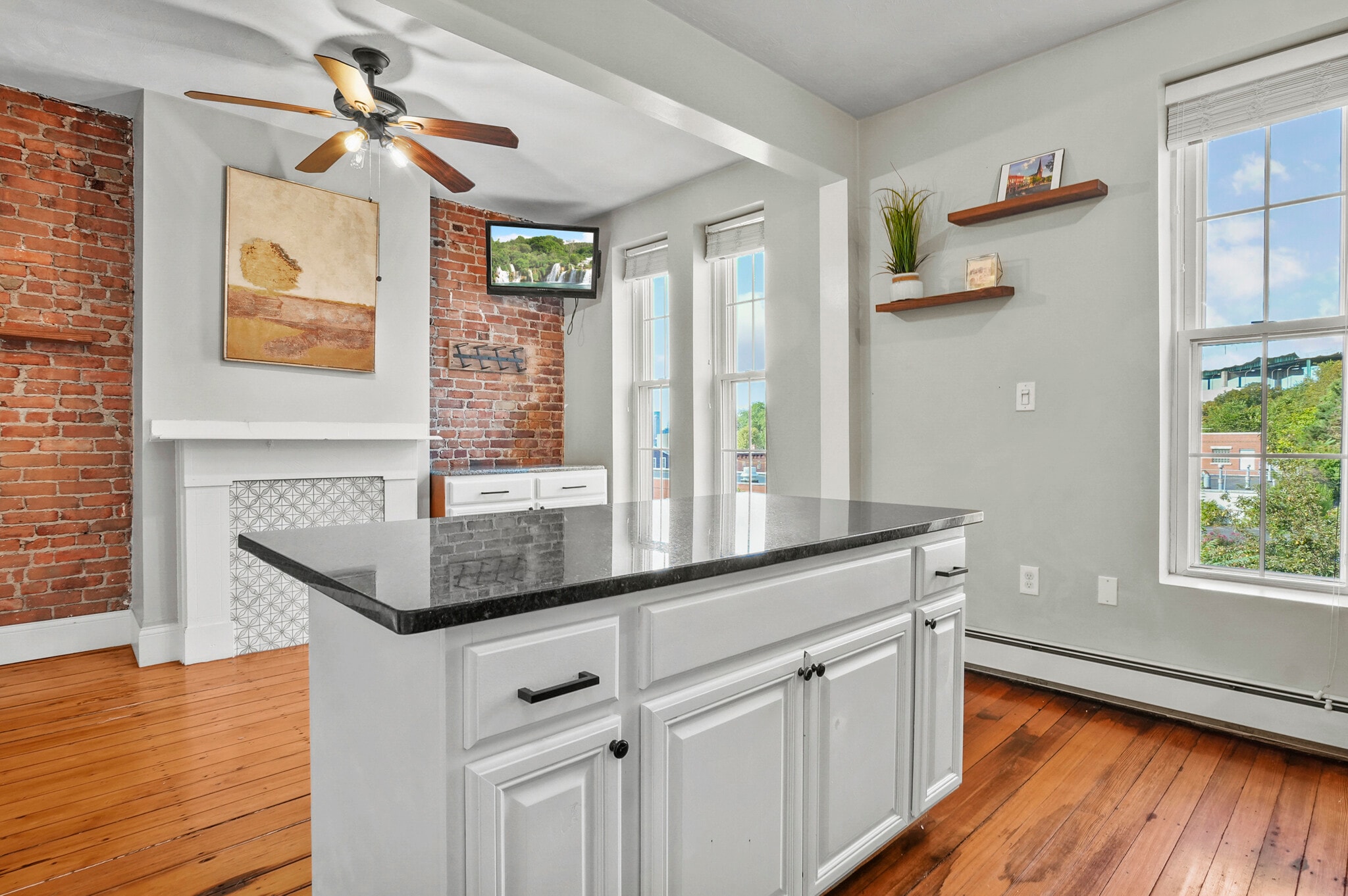 Building Photo - 60 Beacon St