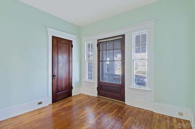 Building Photo - 6 E Union Ave