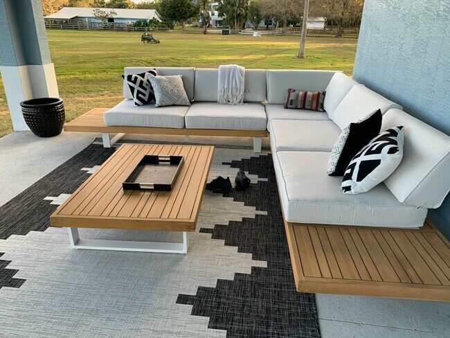 Building Photo - 3155 SW 78th Ave