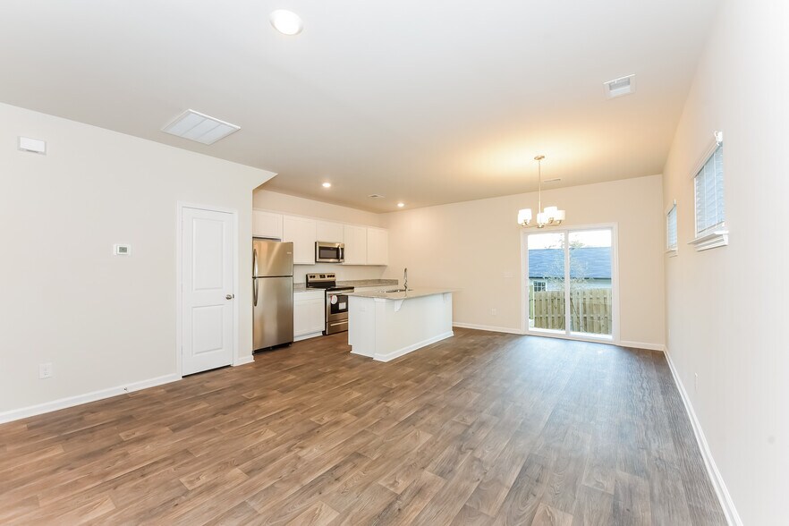 Building Photo - 308 High Grv Wy