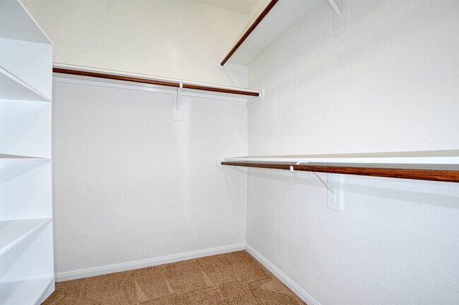 Building Photo - 38 Cheswood Manor Drive