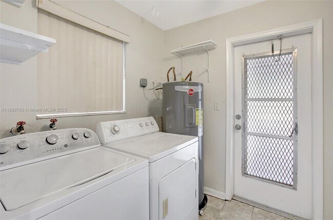 Building Photo - 5386 Balsam Terrace