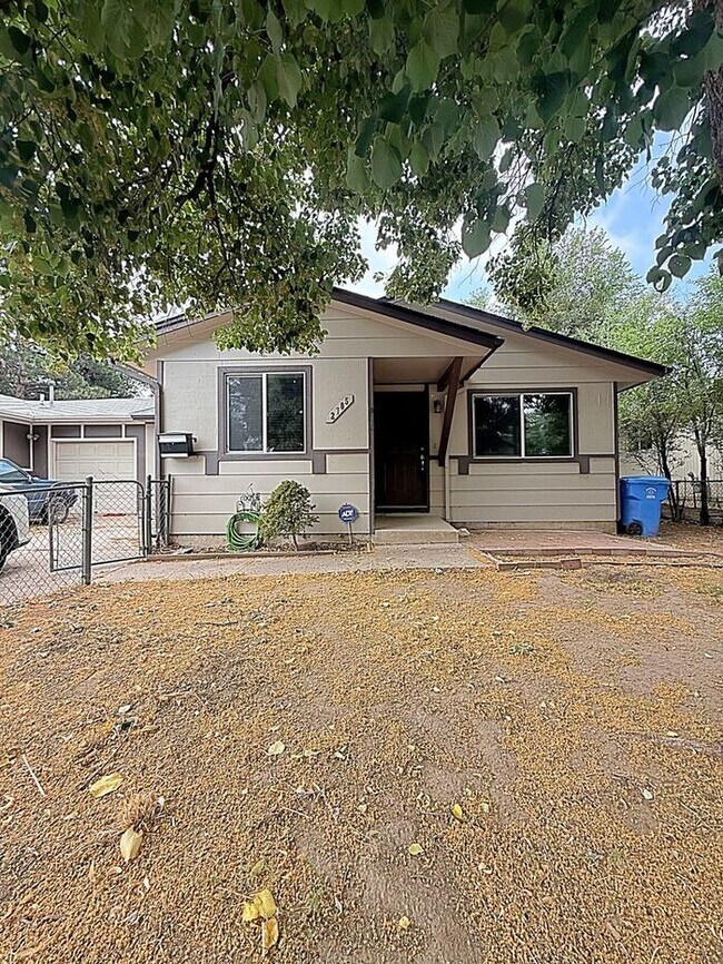 Building Photo - 3 bedroom ranch home nestled in a cul-de-sac!