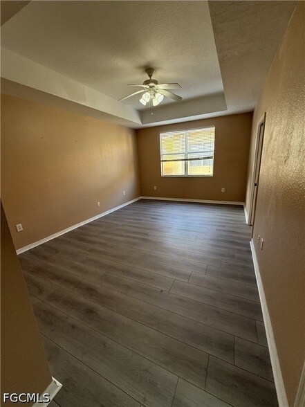 Building Photo - 9813 Quinta Artesa Way