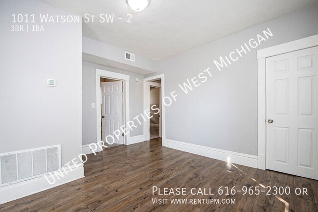 Building Photo - 1011 Watson St SW