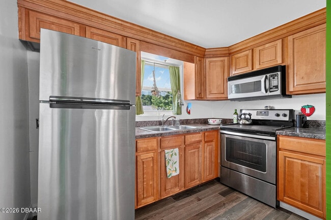 Building Photo - 277 Debary Dr