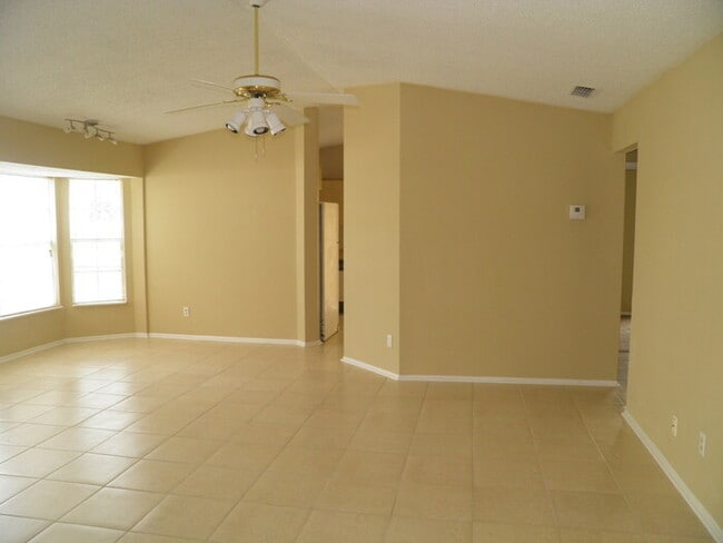 Building Photo - Single Family Home in Kissimmee
