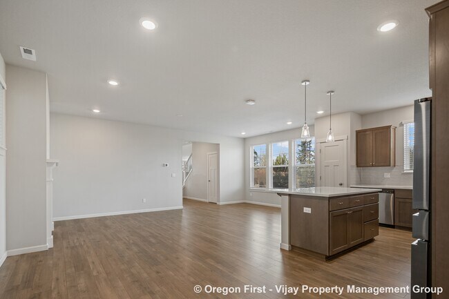 Building Photo - 3662 SE 67th Ave