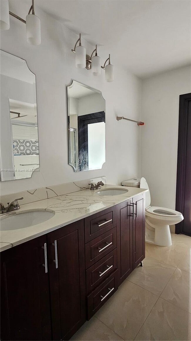 Building Photo - 8004 SW 29th St