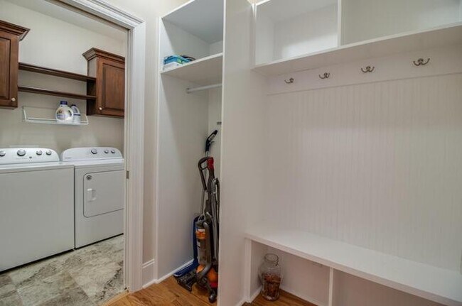 Building Photo - 3653 Velda Oaks Cir