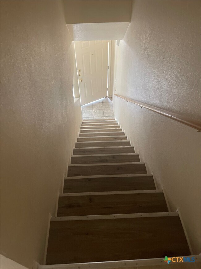 Building Photo - 2712 Vernice Loop