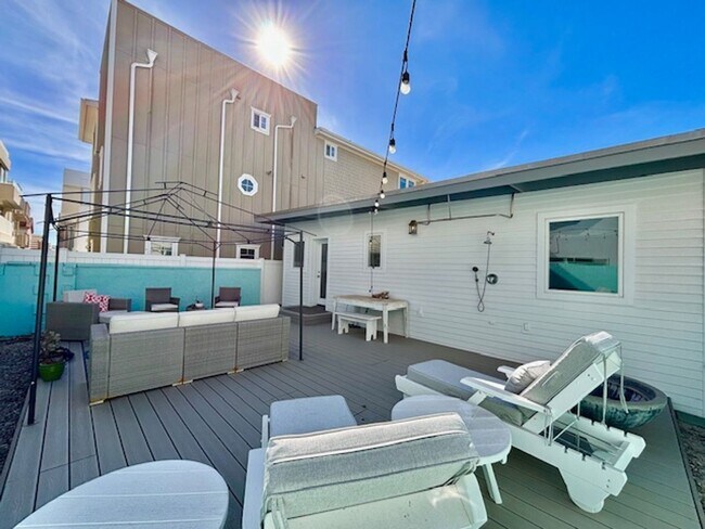 Building Photo - 3628 Ocean- MFR