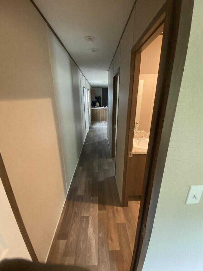 Building Photo - Beautiful 3 Bed / 2 Bath Home – Move-In Ready – Affordable & Modern Living