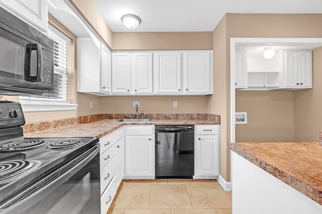 Building Photo - 7523 Bavarian Dr