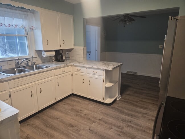 Building Photo - 9742 Port Sheldon St