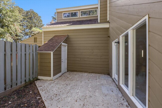 Building Photo - 3108 Ironwood Dr