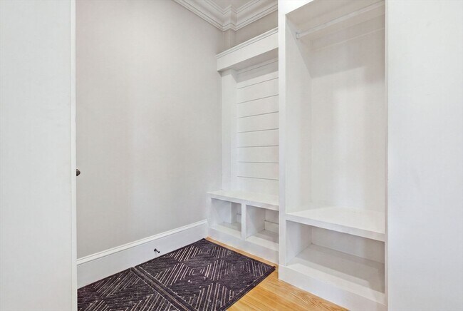 Building Photo - 144 Highland Ave