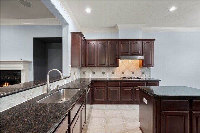 Building Photo - 3019 Royal Oaks Grove