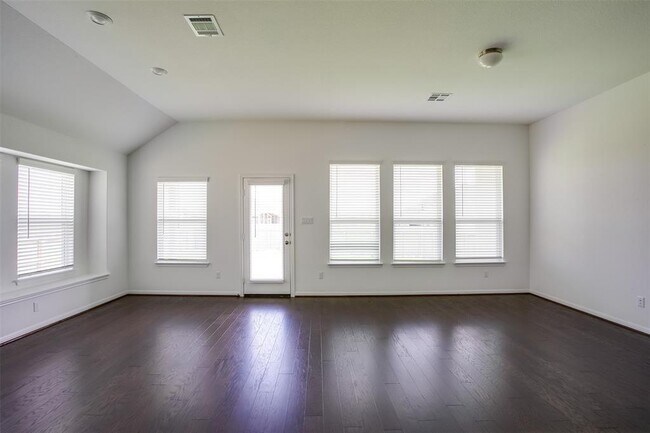 Building Photo - 105 Coronella Dr