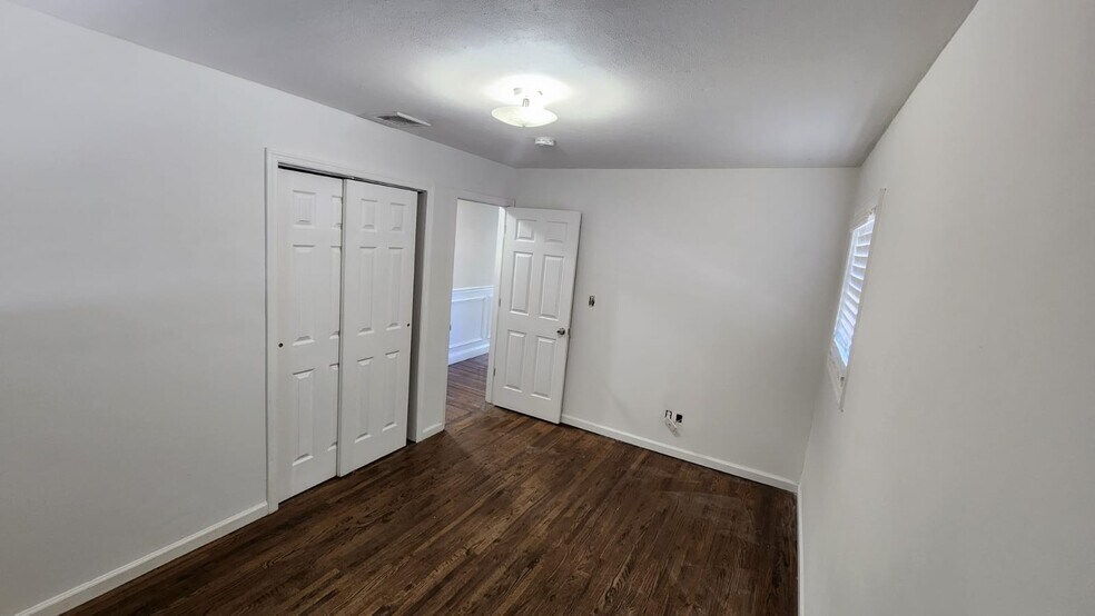 Building Photo - 137 Alkier St