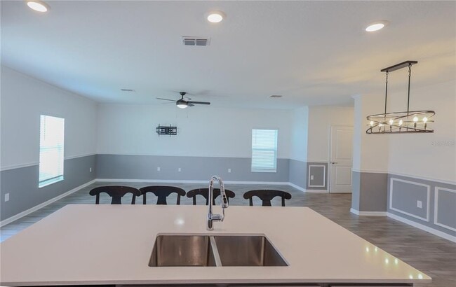 Building Photo - 1821 Heart Lk Dr