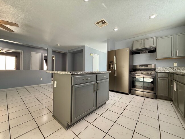 Building Photo - Northwest/Centennial Hills - 3BD SINGLE STORY HOME, GRANITE COUNTER TOPS, STAINLESS STEEL APPLIAN...