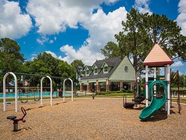 Building Photo - 24526 Forest Canopy Dr