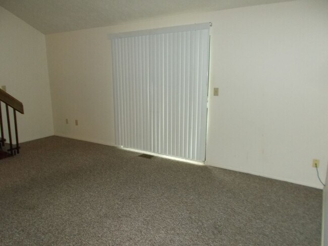 Building Photo - 223 S 48th St