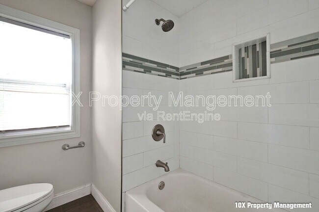 Building Photo - 917 Lockbourne Rd