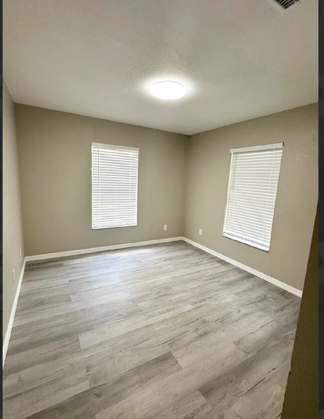 Building Photo - 7417 Savannah Ln