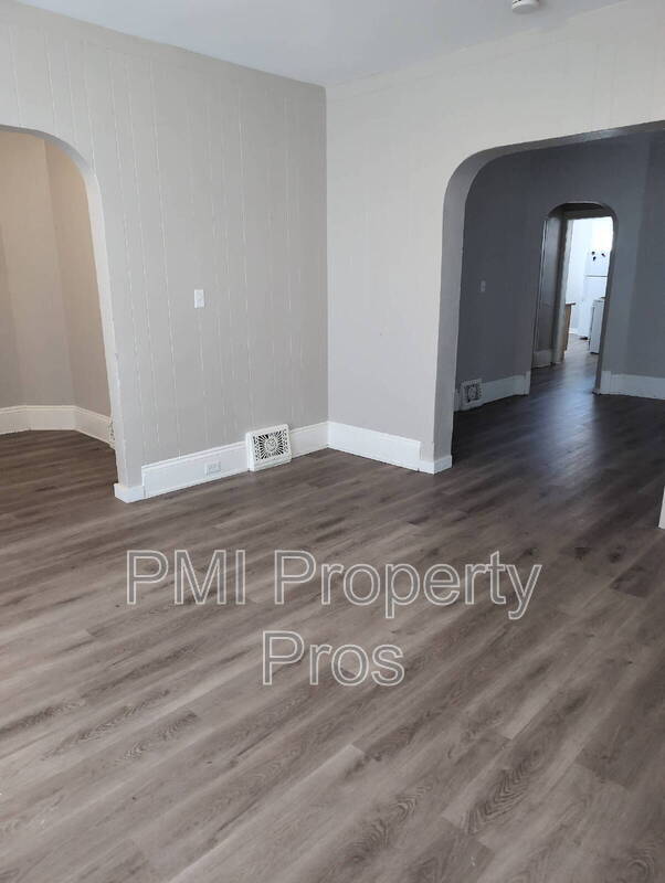 Building Photo - 2132 N 40th St