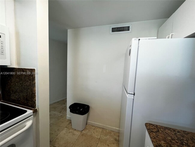 Building Photo - 5445 Collins Ave